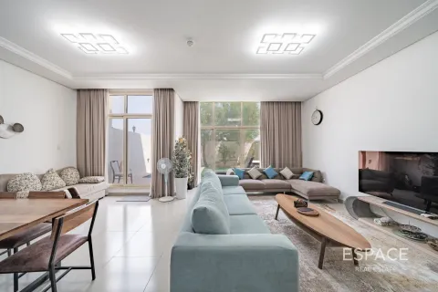 Townhouse in Al Furjan, Dubai 4 bedrooms, 243 sq.m. № 61660 - photo 4