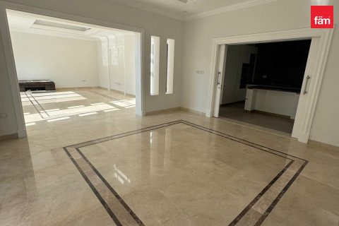 Villa en Dubai, 4 dormitorios, 735.8 m², № 9354 - foto 2