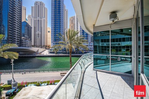 Apartment in Dubai Marina, Dubai 3 bedrooms, 198.3 sq.m. № 135331 - photo 6