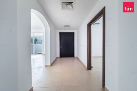 Villa in Dubai 4 bedrooms, 325.2 sq.m. № 135330 - photo 24