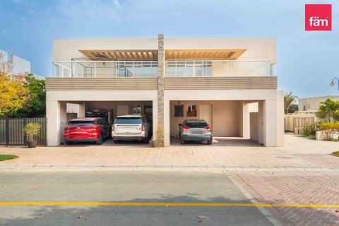 Villa in Dubai 4 bedrooms, 325.2 sq.m. № 135330 - photo 2