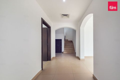 Villa in Dubai 4 bedrooms, 325.2 sq.m. № 135330 - photo 17