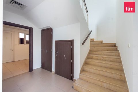 Villa in Dubai 4 bedrooms, 325.2 sq.m. № 135330 - photo 18