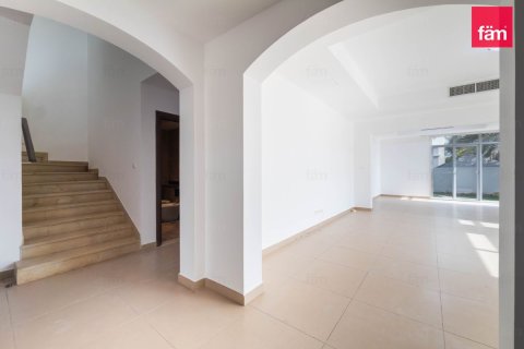 Villa in Dubai 4 bedrooms, 325.2 sq.m. № 135330 - photo 16