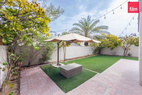 Villa in Dubai 4 bedrooms, 325.2 sq.m. № 135330 - photo 5