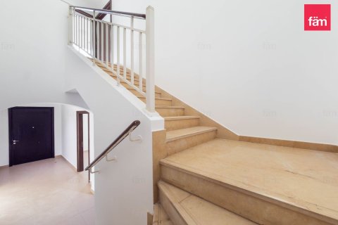Villa in Dubai 4 bedrooms, 325.2 sq.m. № 135330 - photo 11