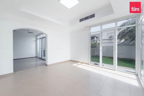 Villa in Dubai 4 bedrooms, 325.2 sq.m. № 135330 - photo 22
