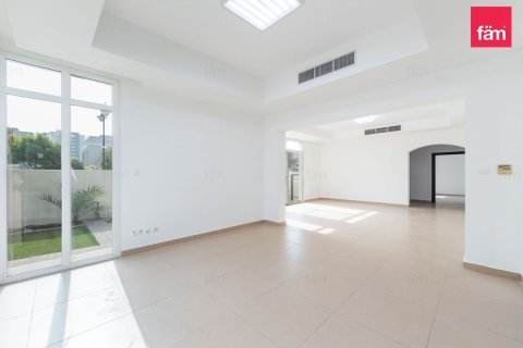Villa in Dubai 4 bedrooms, 325.2 sq.m. № 135330