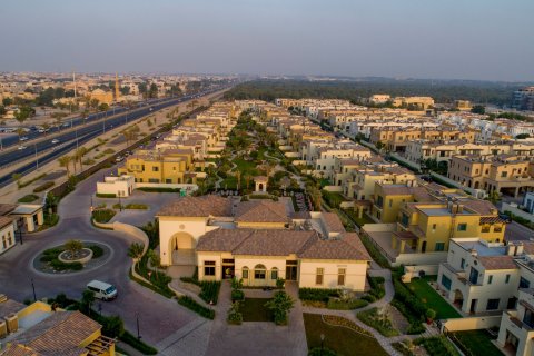 Townhouse in Mirdif, Dubai 2 bedrooms, 260 sq.m. № 103673