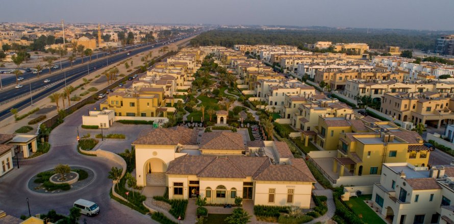 Maison de ville à Mirdif, Dubai, 2 chambres, 260 m², № 103673
