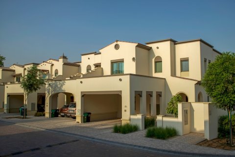 Adosado en Mirdif, Dubai, 2 dormitorios, 260 m², № 103673 - foto 7