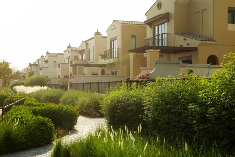 Adosado en Mirdif, Dubai, 2 dormitorios, 260 m², № 103673 - foto 8
