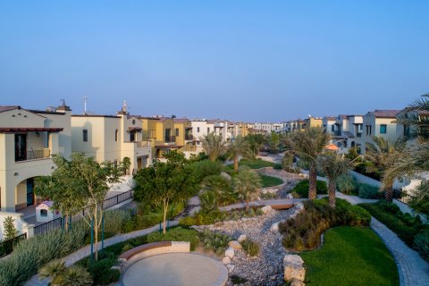 Adosado en Mirdif, Dubai, 2 dormitorios, 260 m², № 103673 - foto 13