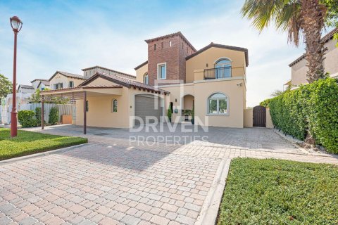 Villa in Sienna Lakes, Jumeirah Golf Estates, Dubai 5 bedrooms, 817.92 sq.m. № 135771 - photo 13