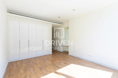 Apartment in City Walk, Dubai 2 bedrooms, 158.77 sq.m. № 135761 - photo 18