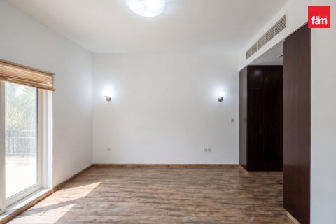 Villa à Dubai, 5 chambres, 561.1 m², № 137694 - photo 6