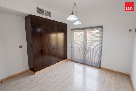 Villa à Dubai, 5 chambres, 561.1 m², № 137694 - photo 3