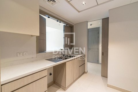 Apartment in Deira, Dubai 2 bedrooms, 147.81 sq.m. № 128739 - photo 9