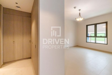 Apartment in Deira, Dubai 2 bedrooms, 147.81 sq.m. № 128739 - photo 8