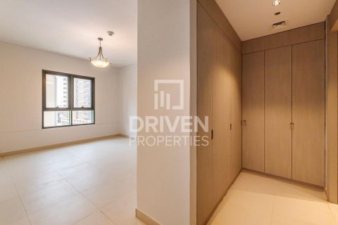 Apartment in Deira, Dubai 2 bedrooms, 147.81 sq.m. № 128739 - photo 7