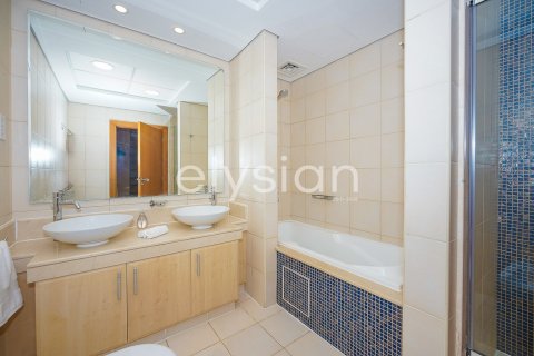 Apartamento en Shoreline Apartments, Palm Jumeirah, Dubai, 2 dormitorios, 144 m², № 38135 - foto 2