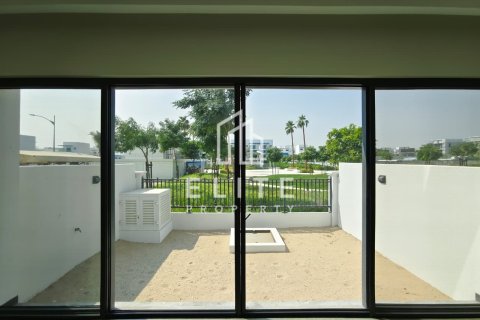 Townhouse in Dubai 4 bedrooms, 211 sq.m. № 69793 - photo 16