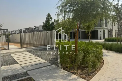 Снять в аренду таунхаус в Aura, Tilal Al Ghaf, Дубай: 4 спальни, 273м², № 69794 - фото 21