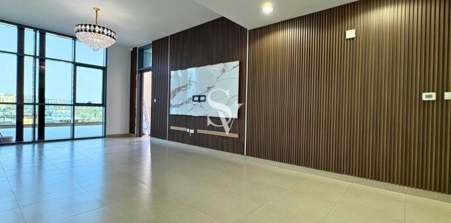 Apartment in Al Jaddaf, Dubai 3 bedrooms, 249 sq.m. № 67760