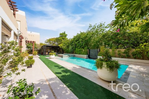 Villa in Rahat, Mudon, Dubai 5 bedrooms, 529.55 sq.m. № 137995 - photo 28