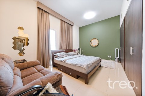 Villa in Rahat, Mudon, Dubai 5 bedrooms, 529.55 sq.m. № 137995 - photo 22