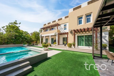 Villa in Rahat, Mudon, Dubai 5 bedrooms, 529.55 sq.m. № 137995 - photo 3