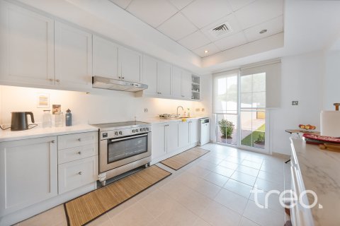 Купить виллу в Арабиан Ранчес, Дубай: 3 спальни, 341.33м², № 138011 - фото 6