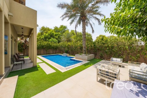 Villa in Saheel, Arabian Ranches, Dubai 3 bedrooms, 298.78 sq.m. № 138000 - photo 17