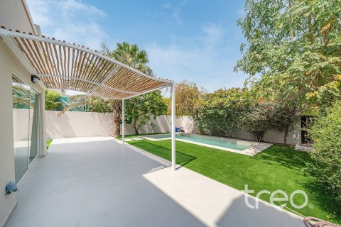 Купить виллу в Арабиан Ранчес, Дубай: 4 спальни, 226.4м², № 138005 - фото 8
