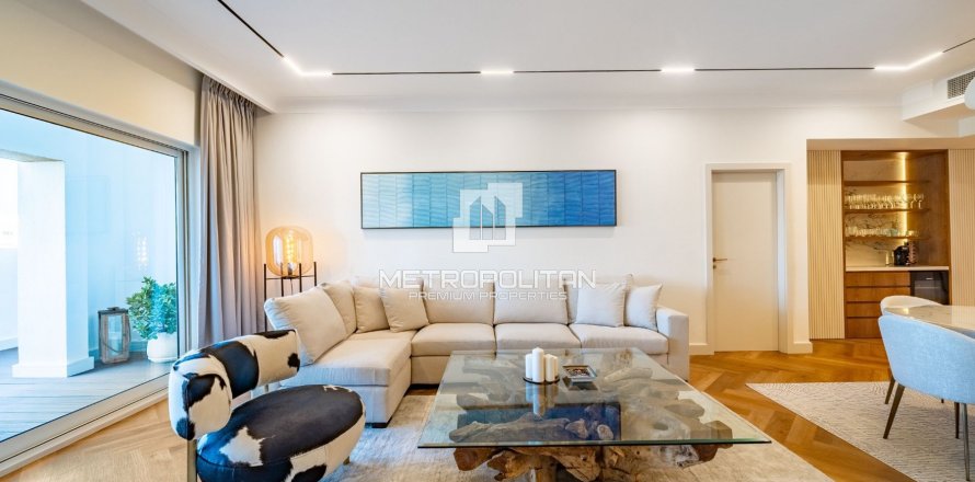 Квартира в Пальме Джумейре, Дубай, 2 спальни, 203м², № 74122