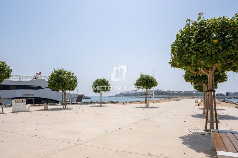 Apartment in EMAAR Beachfront, Dubai Harbour, Dubai 2 bedrooms, 109 sq.m. № 74111 - photo 1