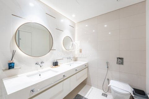 Apartment in EMAAR Beachfront, Dubai Harbour, Dubai 2 bedrooms, 109 sq.m. № 74111 - photo 16