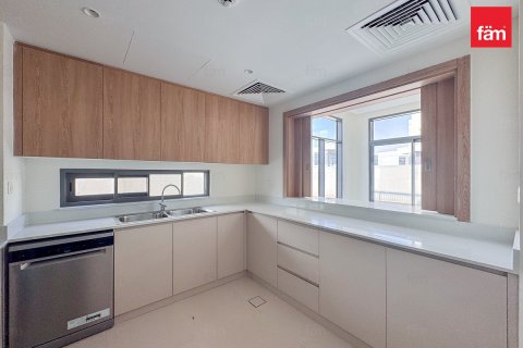 Villa à Dubai, 4 chambres, 328 m², № 67560 - photo 4