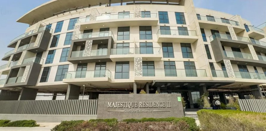 Квартира в Дубае, 2 спальни, 90.7м², № 90273