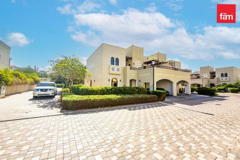 Townhouse in Dubai 4 bedrooms, 387.1 sq.m. № 90284