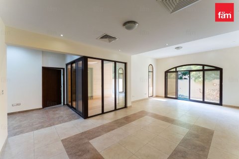 Townhouse in Dubai 4 bedrooms, 387.1 sq.m. № 90284 - photo 8