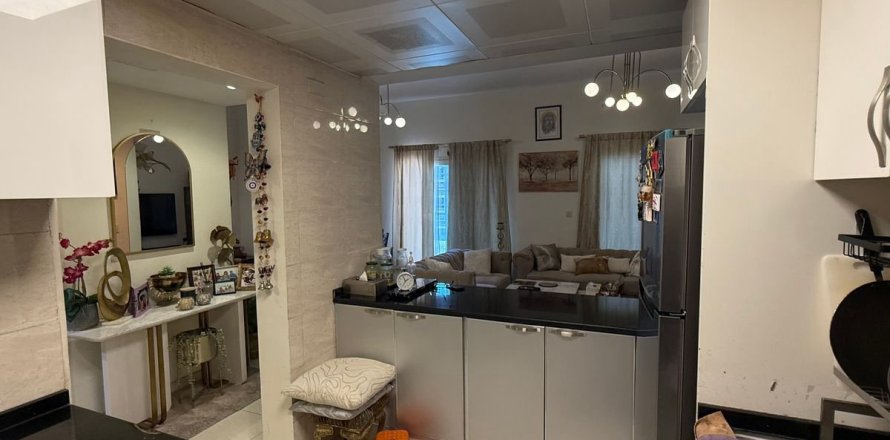 Квартира в Дубае, 2 спальни, 121.2м², № 59053