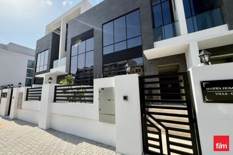 Villa en Dubai, 4 dormitorios, 160 m², № 90550