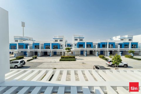 Снять в аренду виллу в Дубае: 3 спальни, 144м², № 90554 - фото 10