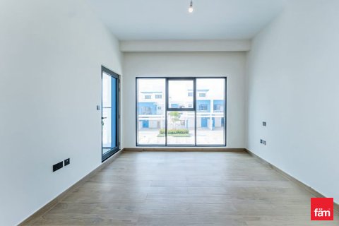 Снять в аренду виллу в Дубае: 3 спальни, 144м², № 90554 - фото 3