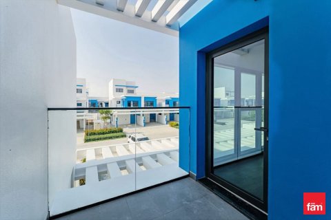 Снять в аренду виллу в Дубае: 3 спальни, 144м², № 90554 - фото 9