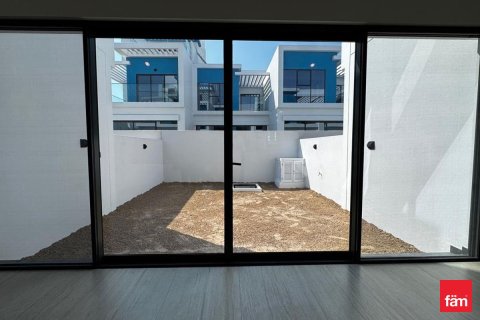 Снять в аренду виллу в Дубае: 3 спальни, 144м², № 90554 - фото 5