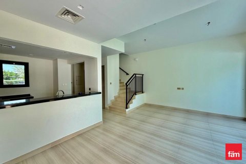Снять в аренду таунхаус в Дубае: 3 спальни, 150м², № 90552 - фото 3