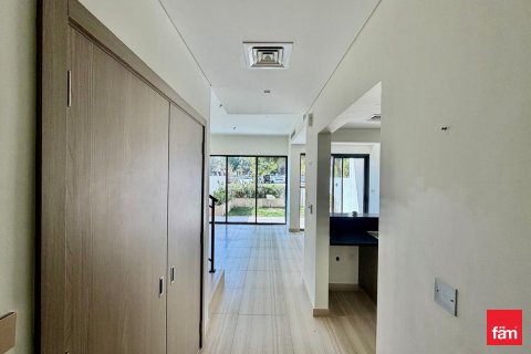 Снять в аренду таунхаус в Дубае: 3 спальни, 150м², № 90552 - фото 12