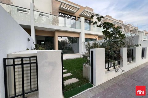 Снять в аренду таунхаус в Дубае: 3 спальни, 150м², № 90552 - фото 19